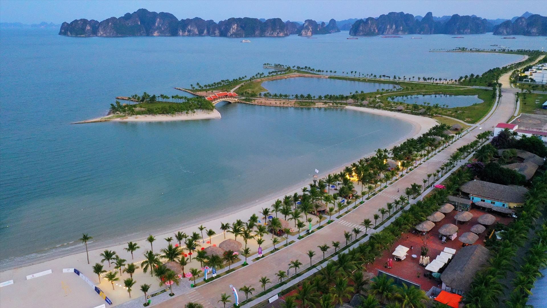 Tuan Chau Island impresses with its modern resorts